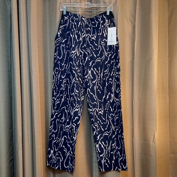 Athleta Pants - NWT ATHLETA Vienna Cargo Pant Navy And Pale Pink Size 8